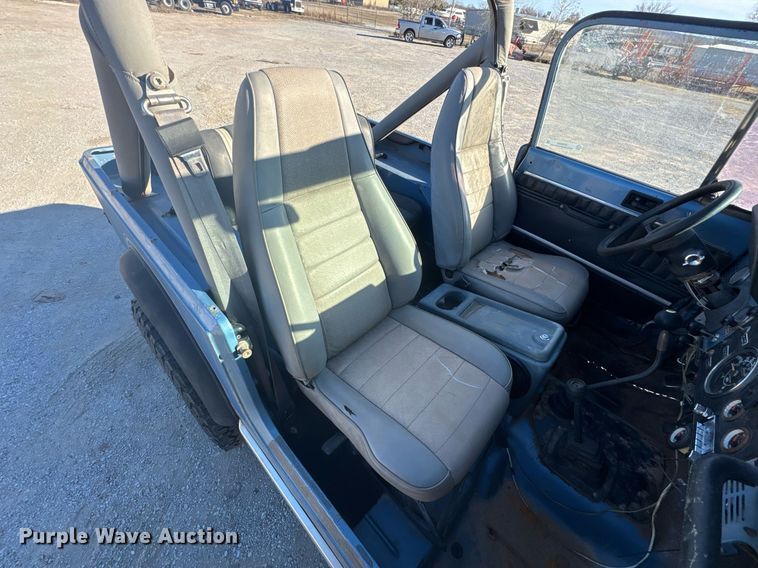 image for item DO0043 1984 American Motors Jeep Wrangler Laredo SUV