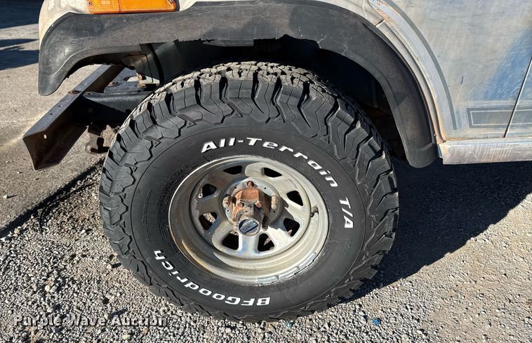 image for item DO0043 1984 American Motors Jeep Wrangler Laredo SUV