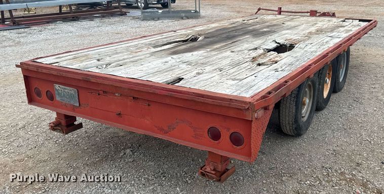 image for item DO0144 1989 Starlight flatbed trailer