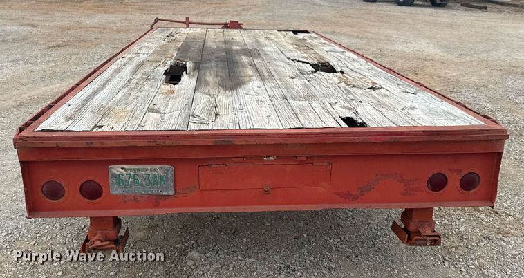 image for item DO0144 1989 Starlight flatbed trailer