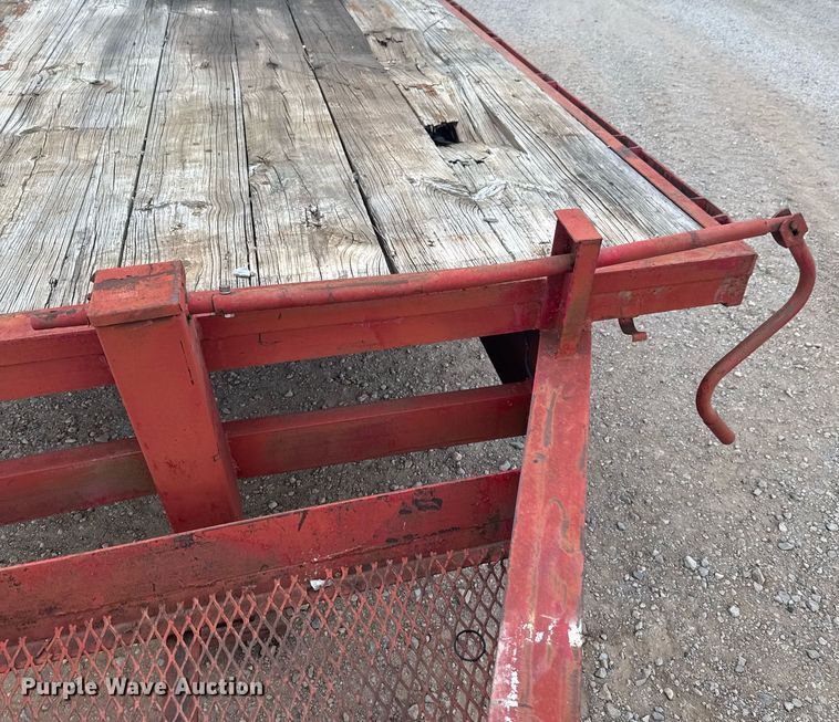image for item DO0144 1989 Starlight flatbed trailer