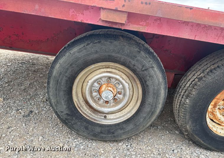 image for item DO0144 1989 Starlight flatbed trailer