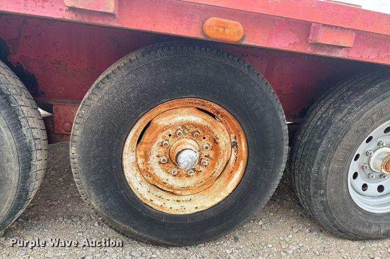 image for item DO0144 1989 Starlight flatbed trailer