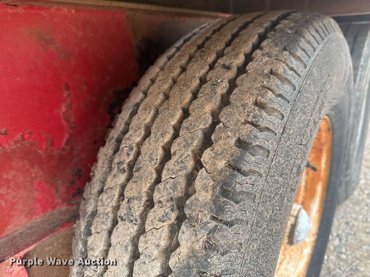 image for item DO0144 1989 Starlight flatbed trailer