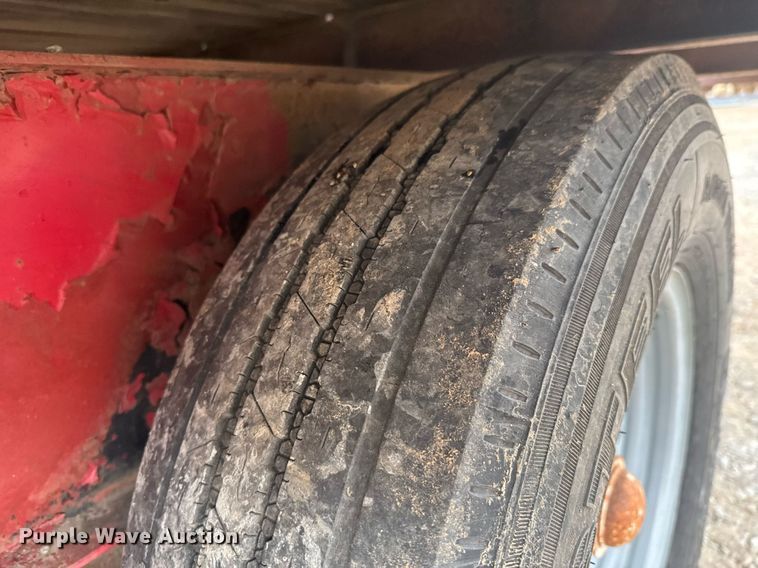 image for item DO0144 1989 Starlight flatbed trailer