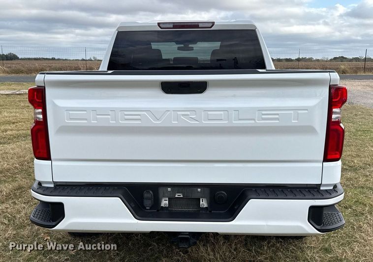 image for item DO2582 2020 Chevrolet Silverado 1500 Crew Cab pickup truck