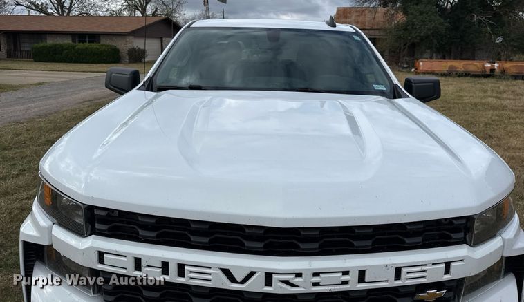 image for item DO2582 2020 Chevrolet Silverado 1500 Crew Cab pickup truck