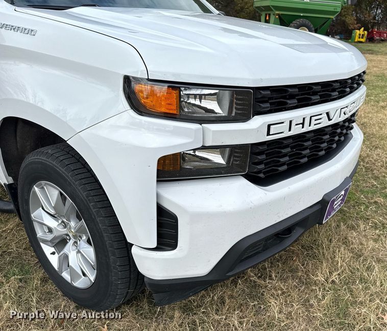 image for item DO2582 2020 Chevrolet Silverado 1500 Crew Cab pickup truck