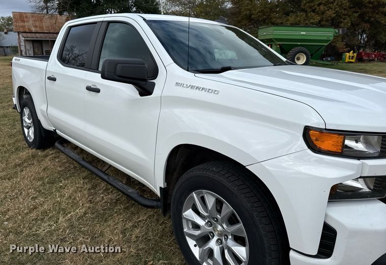 image for item DO2582 2020 Chevrolet Silverado 1500 Crew Cab pickup truck