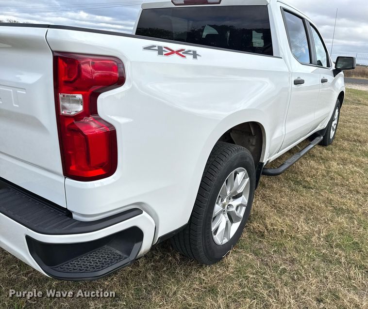 image for item DO2582 2020 Chevrolet Silverado 1500 Crew Cab pickup truck