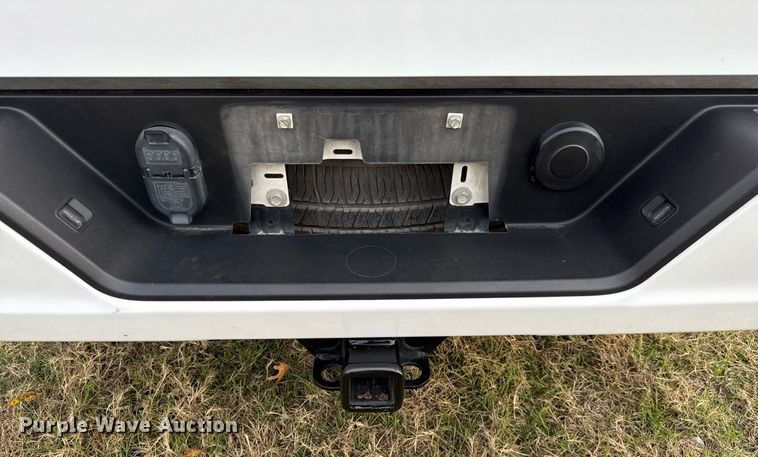 image for item DO2582 2020 Chevrolet Silverado 1500 Crew Cab pickup truck