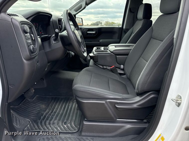 image for item DO2582 2020 Chevrolet Silverado 1500 Crew Cab pickup truck