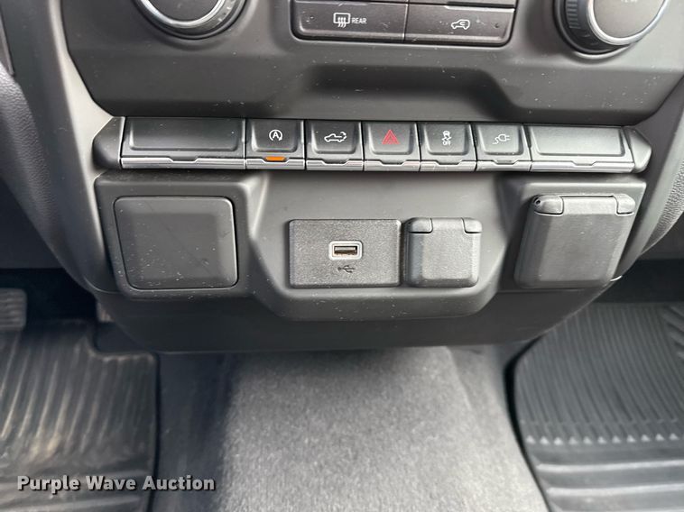 image for item DO2582 2020 Chevrolet Silverado 1500 Crew Cab pickup truck