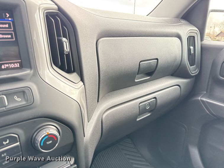 image for item DO2582 2020 Chevrolet Silverado 1500 Crew Cab pickup truck