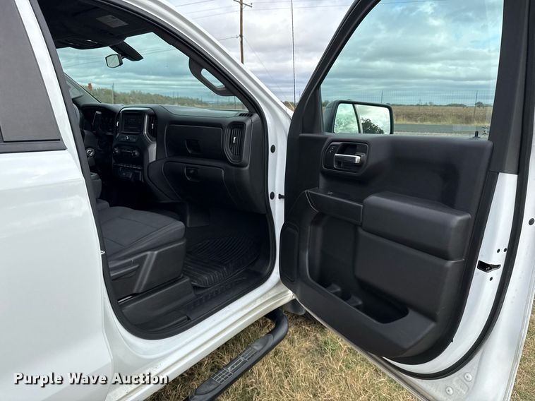 image for item DO2582 2020 Chevrolet Silverado 1500 Crew Cab pickup truck