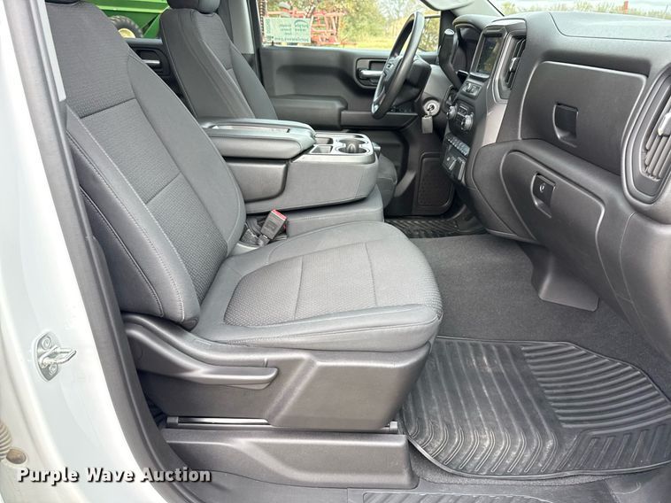 image for item DO2582 2020 Chevrolet Silverado 1500 Crew Cab pickup truck