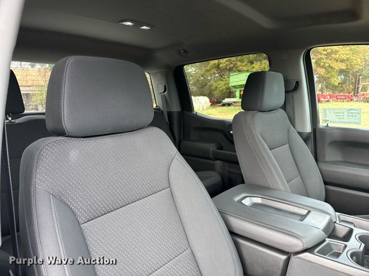 image for item DO2582 2020 Chevrolet Silverado 1500 Crew Cab pickup truck