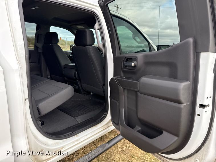 image for item DO2582 2020 Chevrolet Silverado 1500 Crew Cab pickup truck