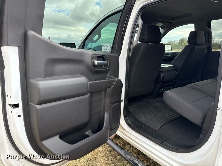 image for item DO2582 2020 Chevrolet Silverado 1500 Crew Cab pickup truck