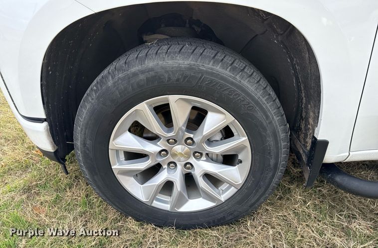 image for item DO2582 2020 Chevrolet Silverado 1500 Crew Cab pickup truck
