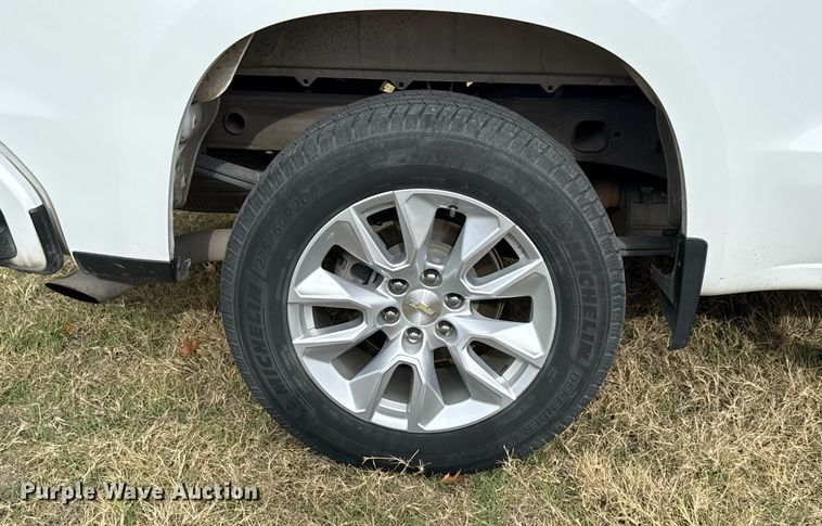 image for item DO2582 2020 Chevrolet Silverado 1500 Crew Cab pickup truck