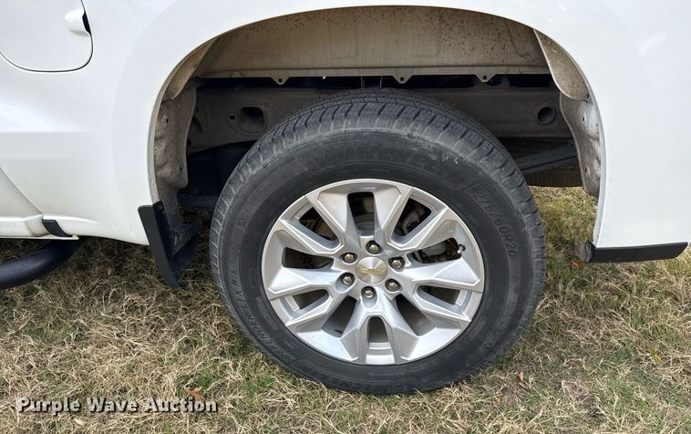 image for item DO2582 2020 Chevrolet Silverado 1500 Crew Cab pickup truck