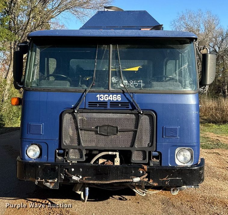 image for item DO2584 2013 AutoCar Xpeditor refuse truck