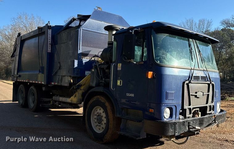 image for item DO2584 2013 AutoCar Xpeditor refuse truck