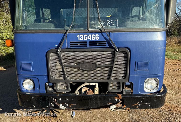 image for item DO2584 2013 AutoCar Xpeditor refuse truck