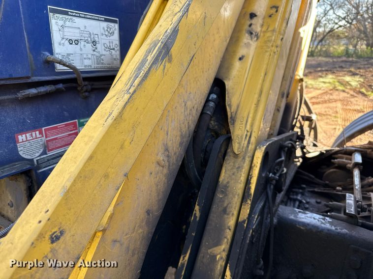 image for item DO2584 2013 AutoCar Xpeditor refuse truck