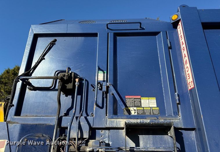 image for item DO2584 2013 AutoCar Xpeditor refuse truck