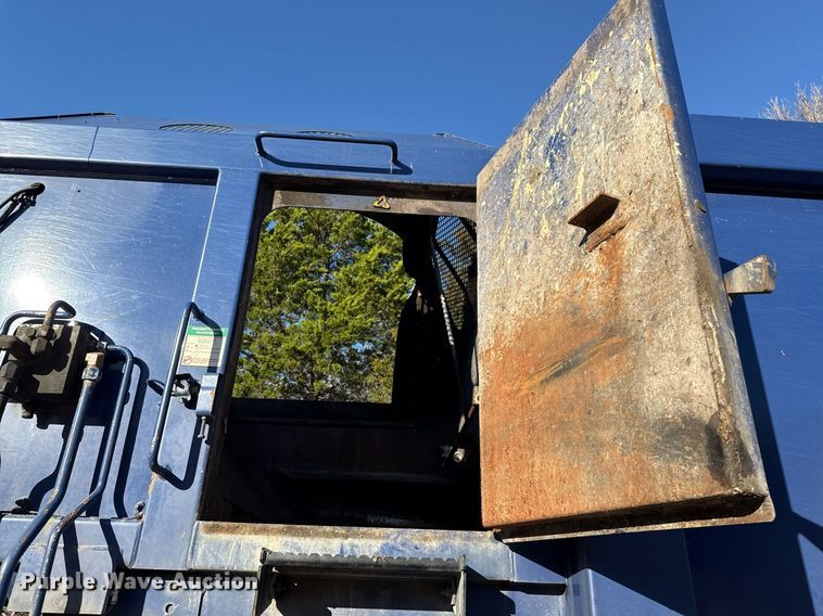 image for item DO2584 2013 AutoCar Xpeditor refuse truck