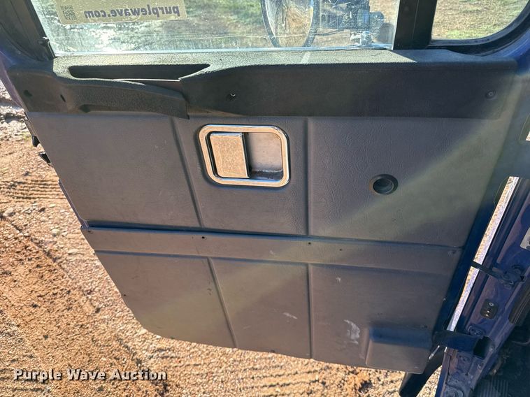 image for item DO2584 2013 AutoCar Xpeditor refuse truck