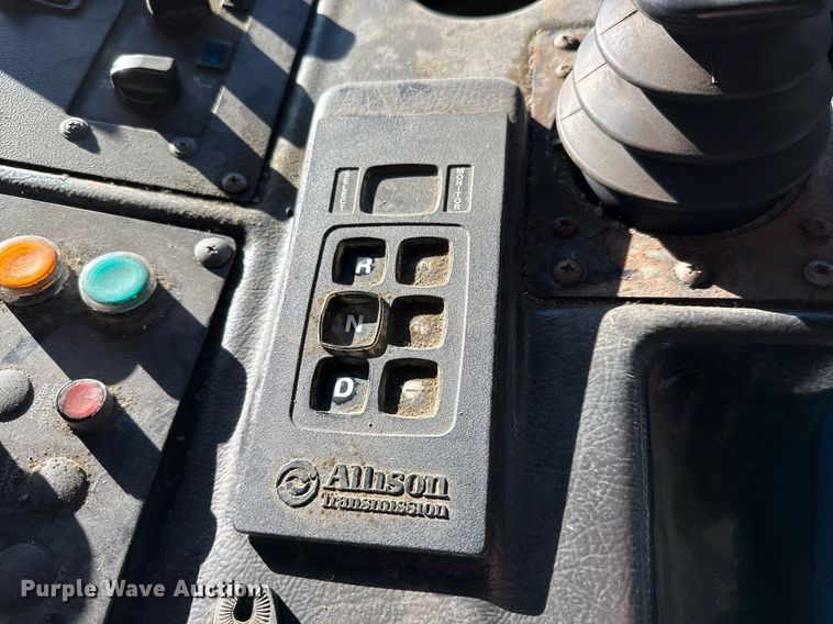 image for item DO2584 2013 AutoCar Xpeditor refuse truck