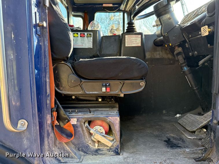 image for item DO2584 2013 AutoCar Xpeditor refuse truck