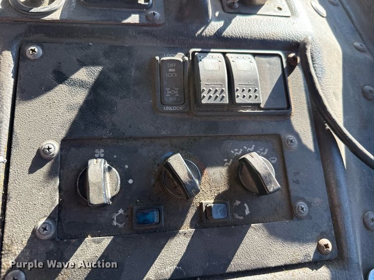 image for item DO2584 2013 AutoCar Xpeditor refuse truck