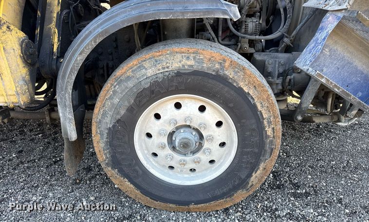 image for item DO2584 2013 AutoCar Xpeditor refuse truck