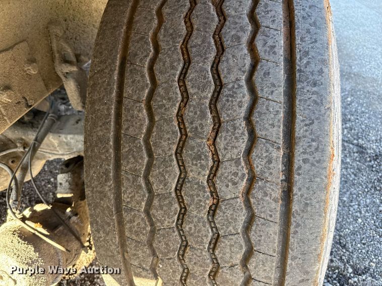 image for item DO2584 2013 AutoCar Xpeditor refuse truck