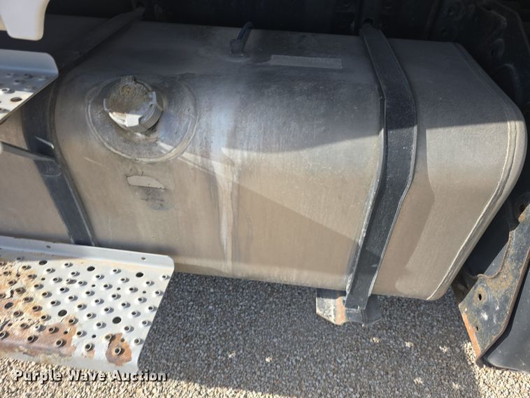 image for item DQ5354 2020 Freightliner Business Class M2 box truck