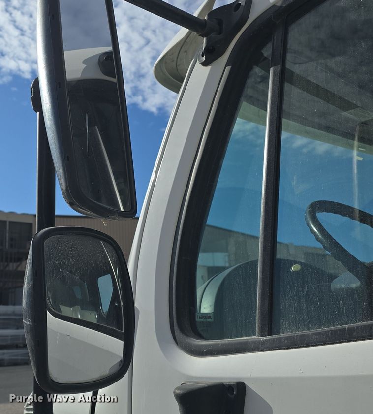 image for item DQ5354 2020 Freightliner Business Class M2 box truck