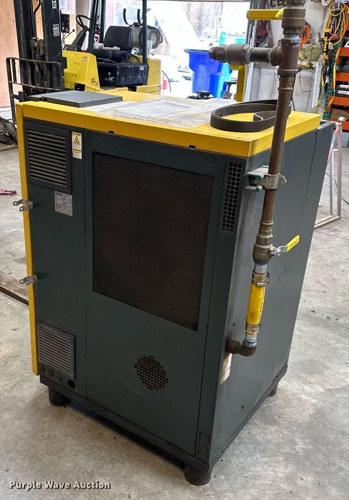 image for item DQ6563 2011 Kaeser  SFC11 air compressor