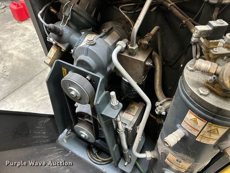 image for item DQ6563 2011 Kaeser  SFC11 air compressor