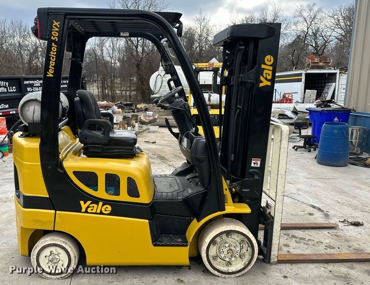 image for item DQ6564 Yale Veracitor 50VX forklift