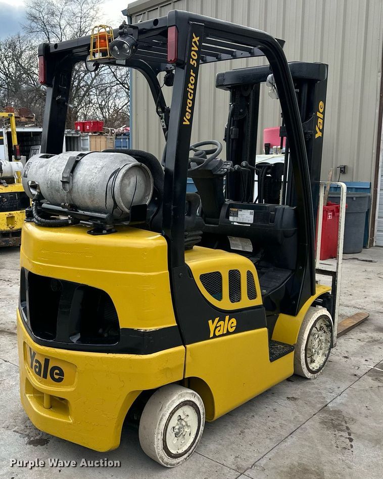 image for item DQ6564 Yale Veracitor 50VX forklift