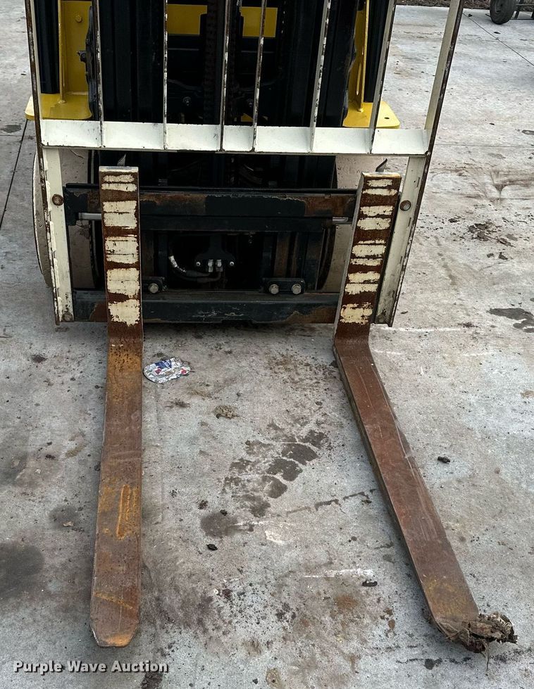 image for item DQ6564 Yale Veracitor 50VX forklift