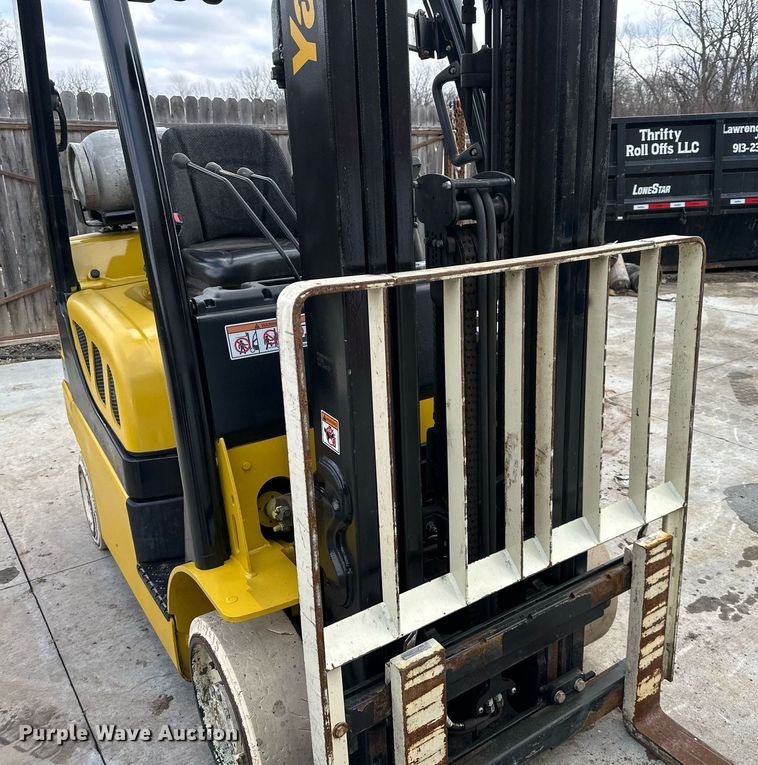 image for item DQ6564 Yale Veracitor 50VX forklift