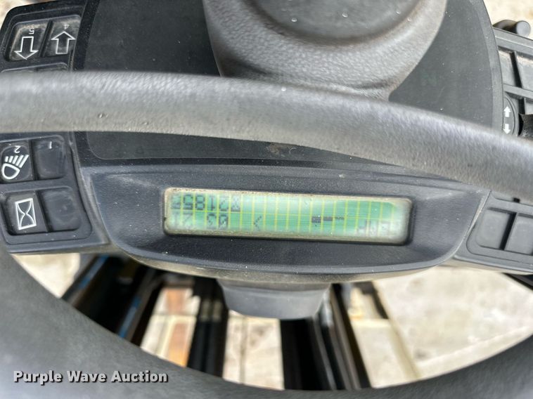 image for item DQ6564 Yale Veracitor 50VX forklift