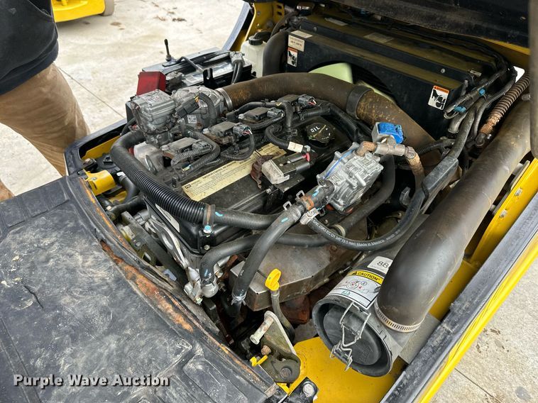 image for item DQ6564 Yale Veracitor 50VX forklift