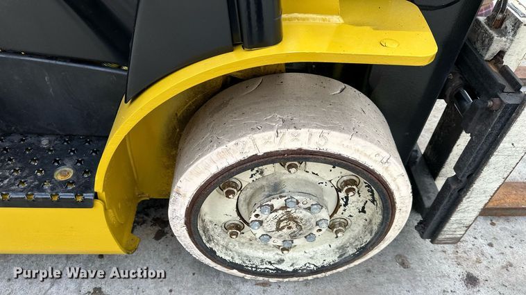 image for item DQ6564 Yale Veracitor 50VX forklift