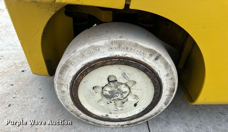 image for item DQ6564 Yale Veracitor 50VX forklift